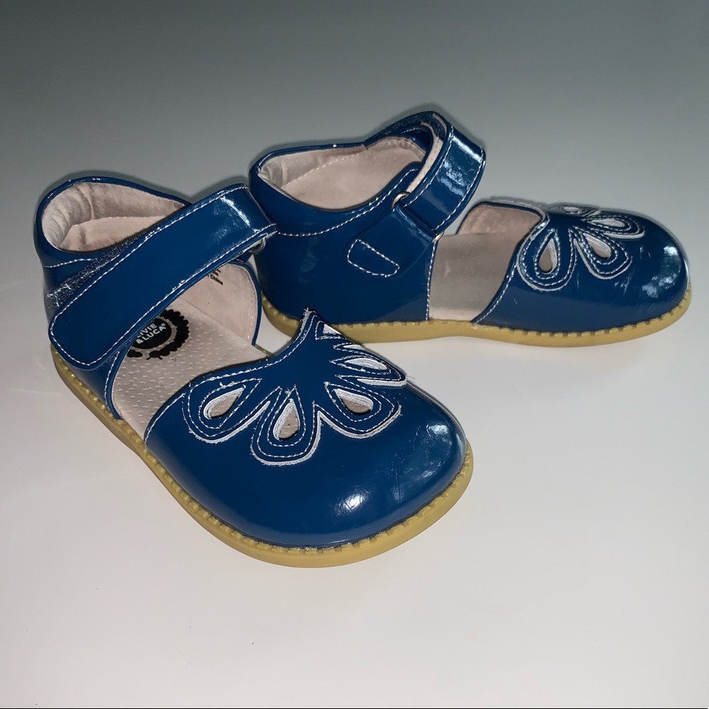 Livie & Luca Mary Jane